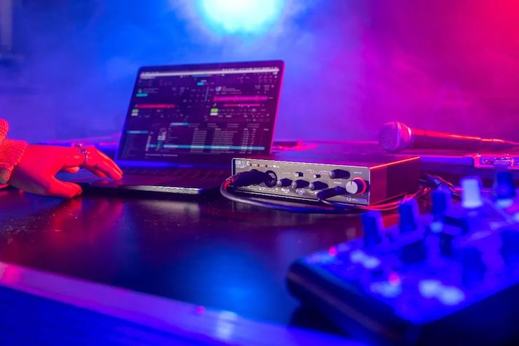 直播预告 | 3月13日雷火电竞在线培训——UR22C 声卡录音套装使用指南